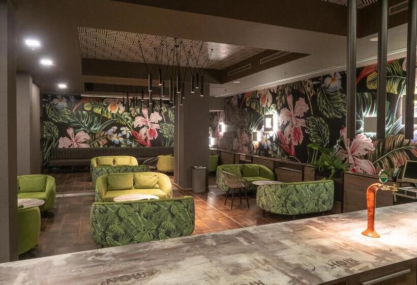 Отель Aqua Paradise Resort & Aqua Park