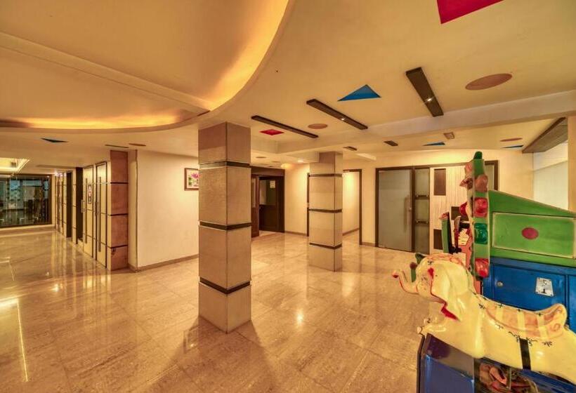 فندق Ashwin Igatpuri, Pure Veg & Jain Food