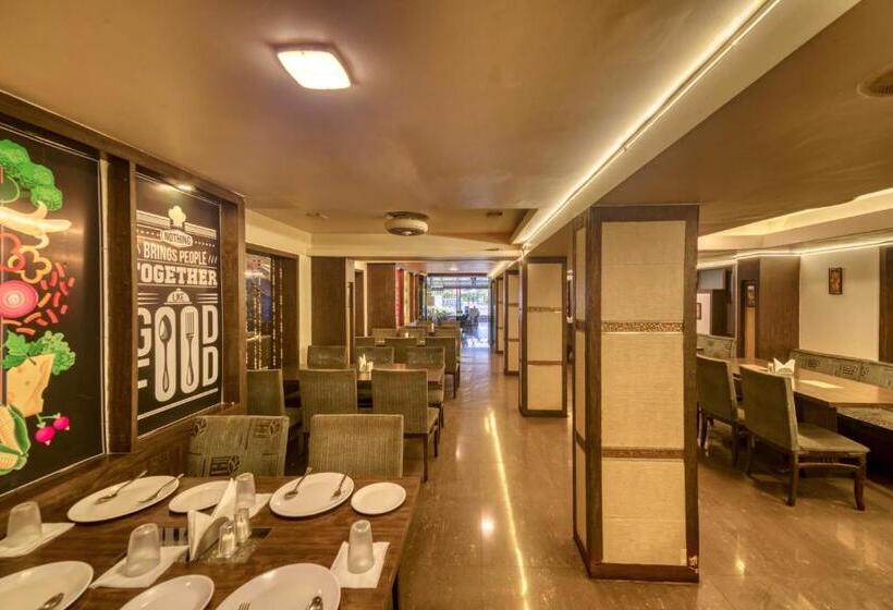 호텔 Ashwin Igatpuri, Pure Veg & Jain Food