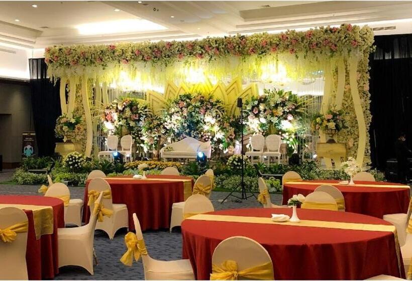 فندق Ayola Sunrise Mojokerto