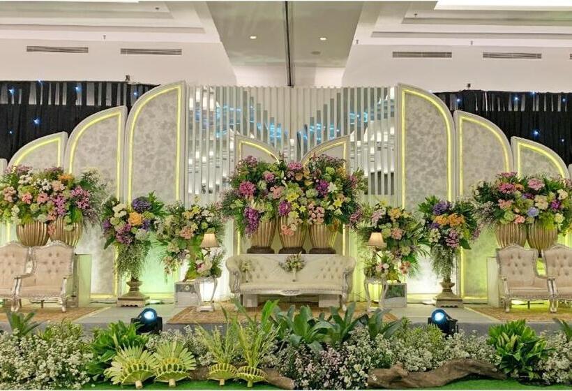 فندق Ayola Sunrise Mojokerto