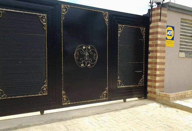 ホテル Channel View Lodge