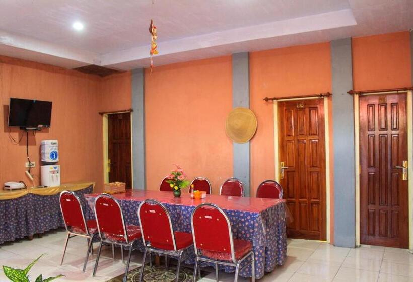 Отель Edelweis 2 Bajawa