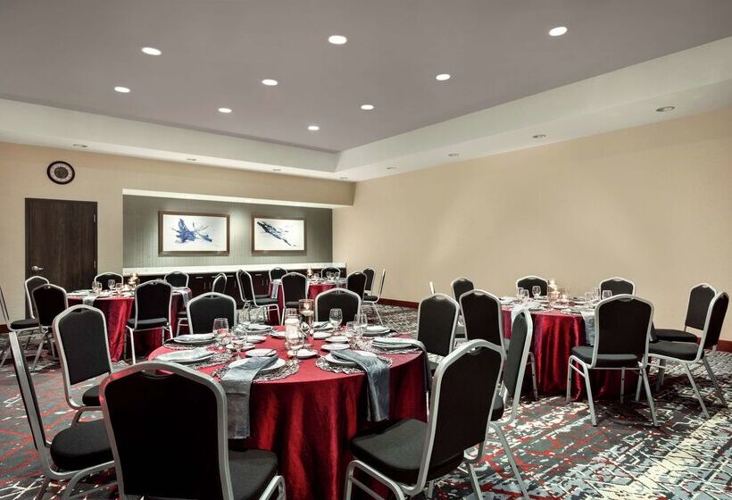 فندق Embassy Suites By Hilton Noblesville Indianapolis Convention Center
