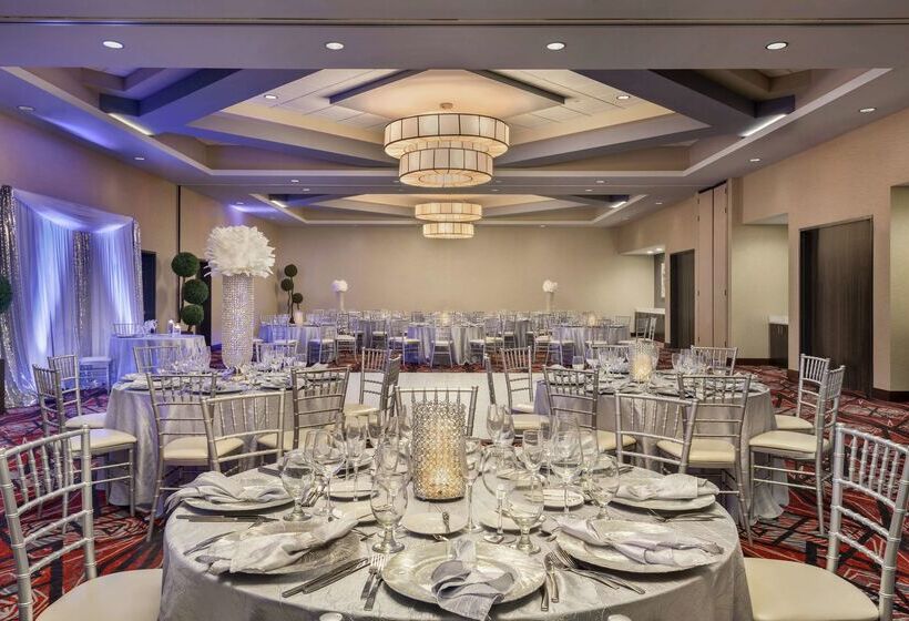 فندق Embassy Suites By Hilton Noblesville Indianapolis Convention Center