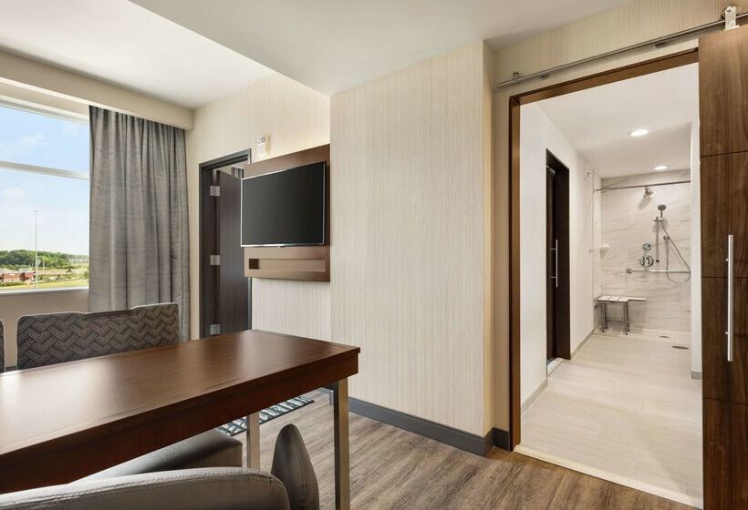 فندق Embassy Suites By Hilton Noblesville Indianapolis Convention Center