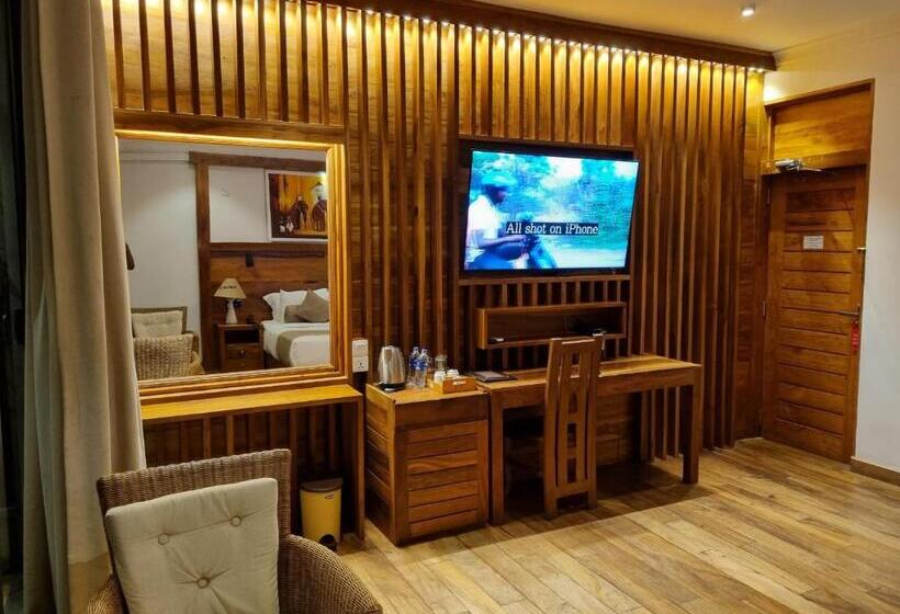 Отель Lakewood Residence