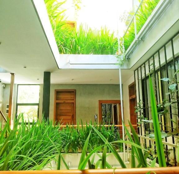 Отель Lakewood Residence