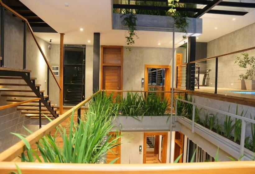 Отель Lakewood Residence