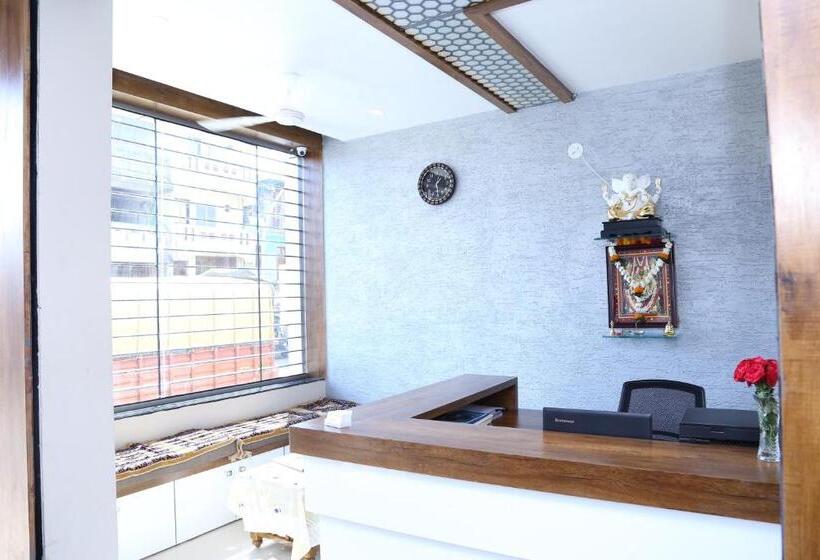 בית מלון כפרי Navaratna Palace