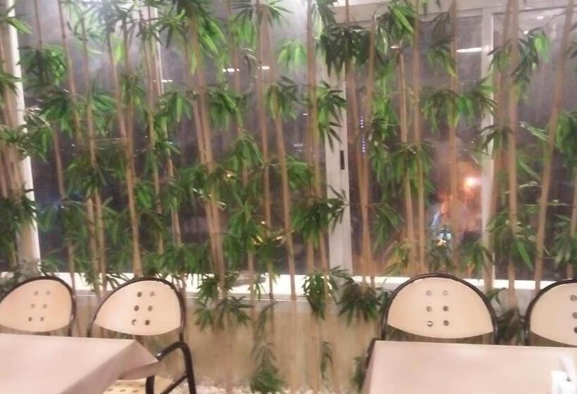 בית מלון כפרי Navaratna Palace