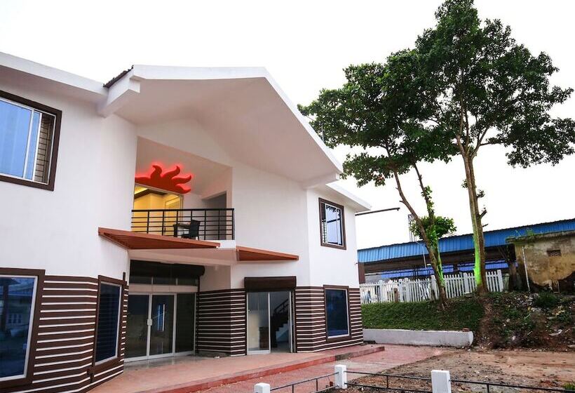 هتل Oyo 10152 Rail View Residency