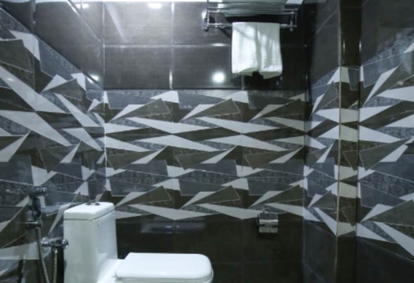 هتل Oyo 10152 Rail View Residency