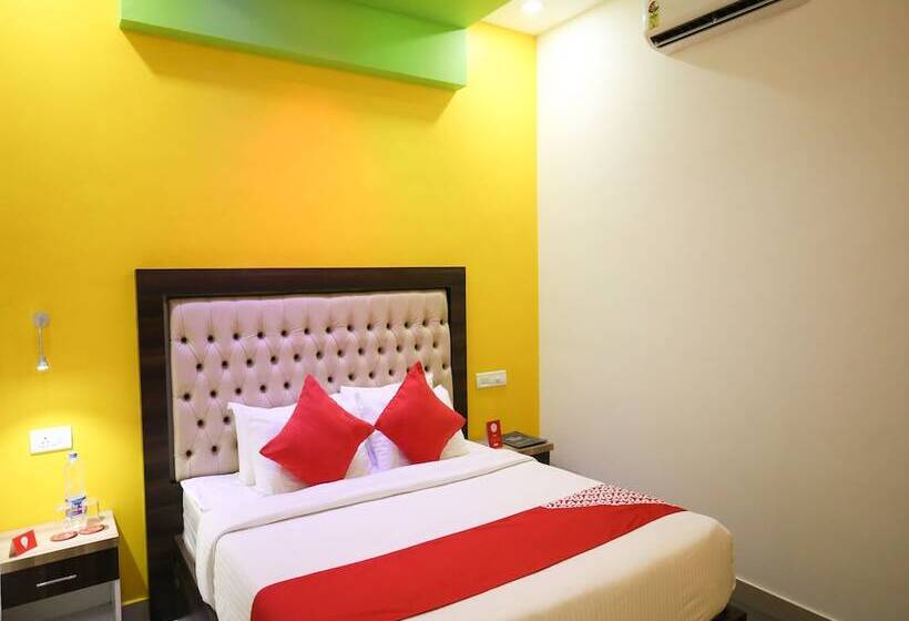 هتل Oyo 10152 Rail View Residency