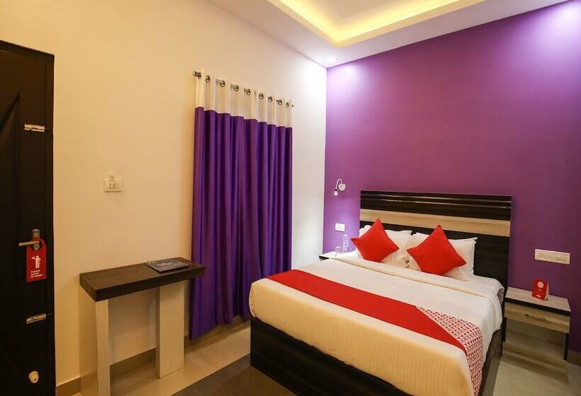 هتل Oyo 10152 Rail View Residency