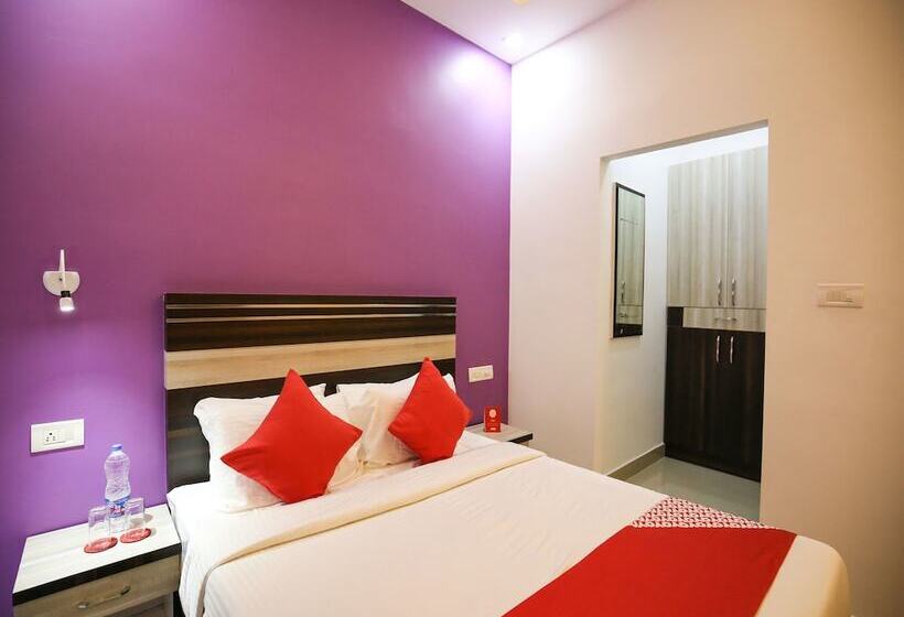 هتل Oyo 10152 Rail View Residency