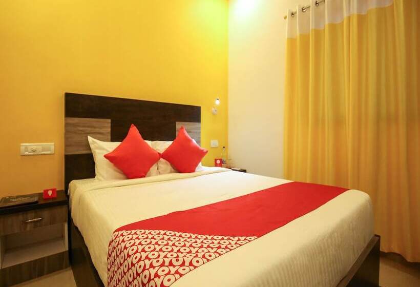هتل Oyo 10152 Rail View Residency