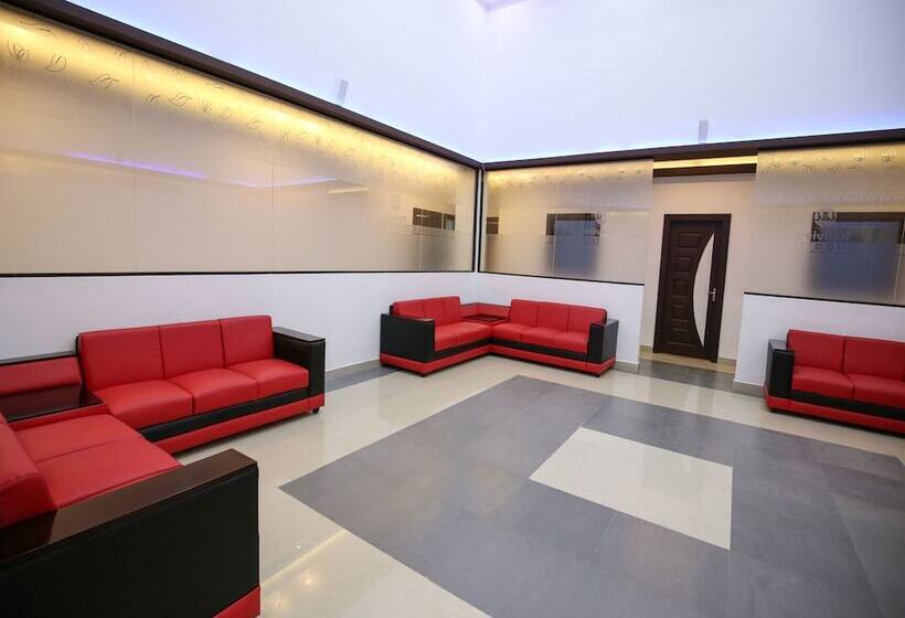 هتل Oyo 10152 Rail View Residency