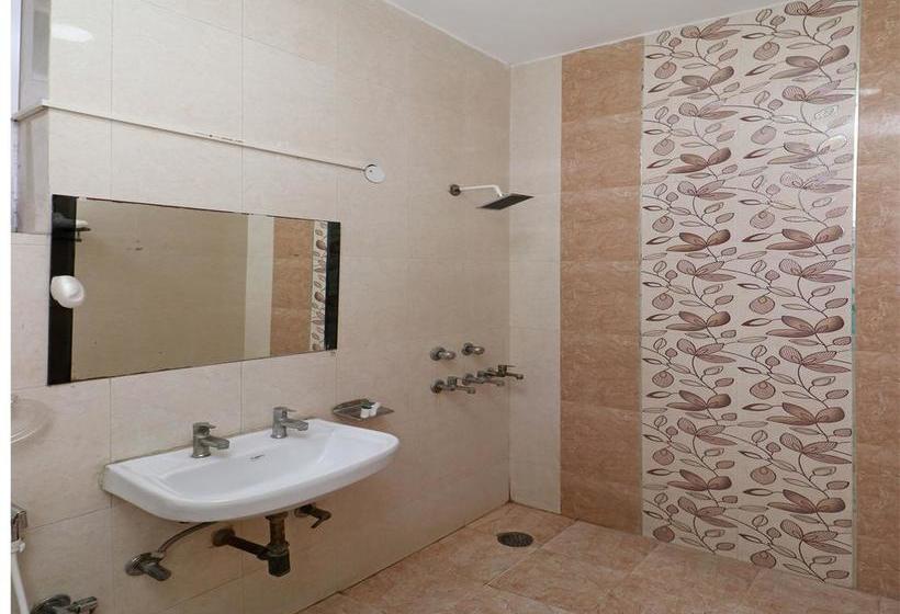 فندق Oyo 10177 A Gulshan Continental