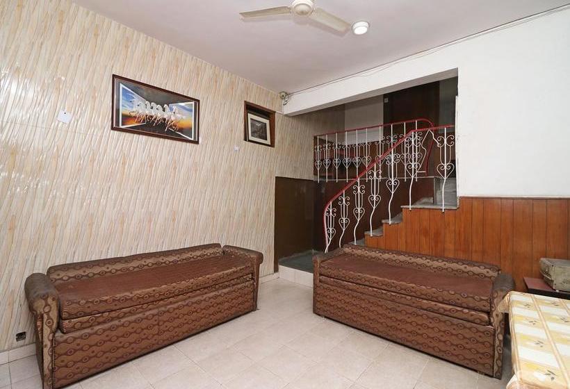 فندق Oyo 10177 A Gulshan Continental