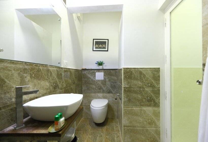 בית מלון כפרי Oyo 8229 Marine Drive