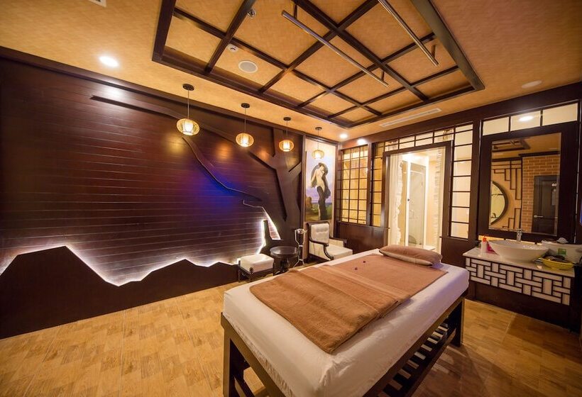 هتل Quinter Central Nha Trang