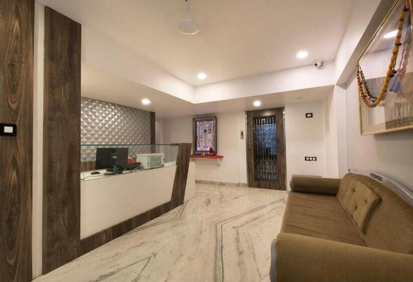 בית מלון כפרי Sanmukh By Adamo