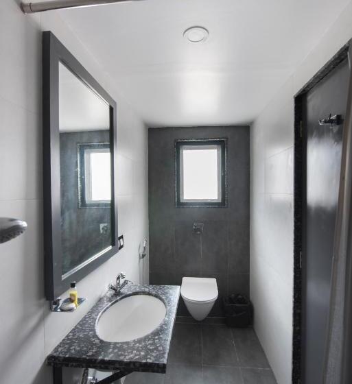 בית מלון כפרי Sanmukh By Adamo