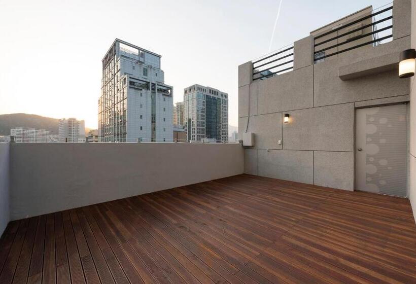 Seomyeon Brown Dot Hotel Gold