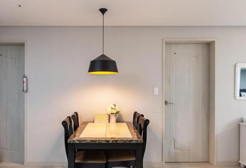 Seomyeon Brown Dot Hotel Gold