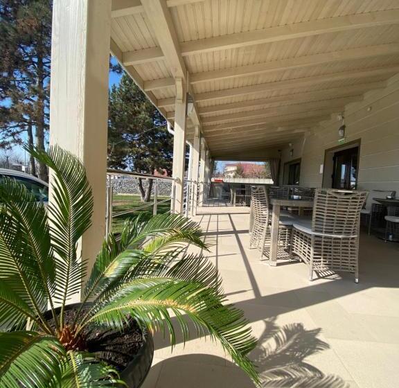 ホテル Terra Iasi