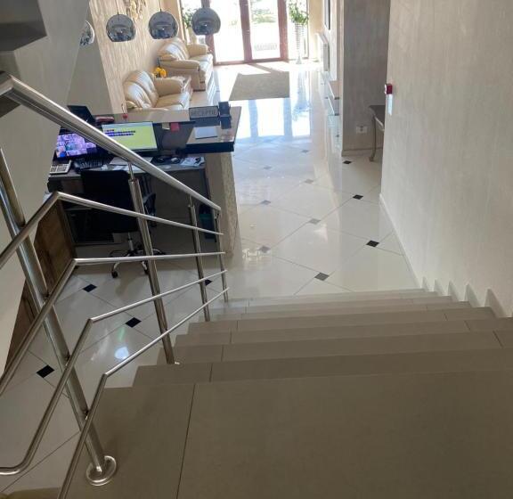 ホテル Terra Iasi