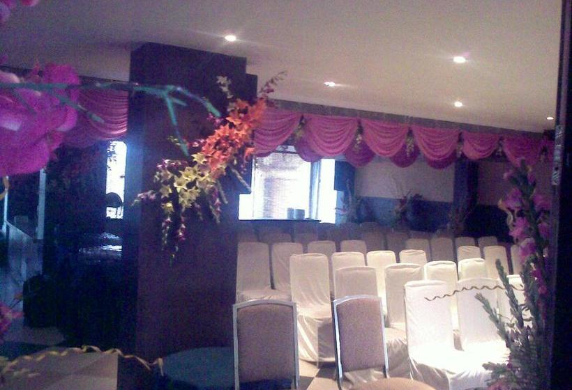 호텔 Seventeen Degrees