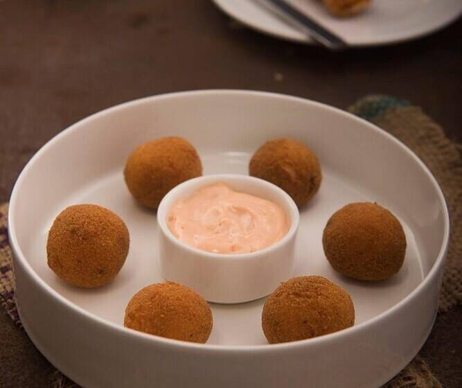 בית מלון כפרי White Lotus