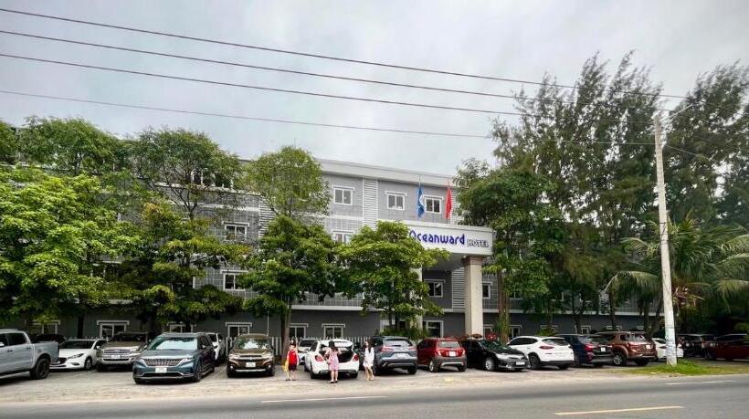 Oceanward Hotel & Resort