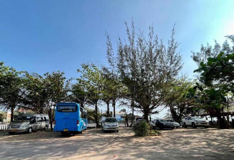 Oceanward Hotel & Resort