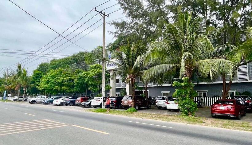 Oceanward Hotel & Resort