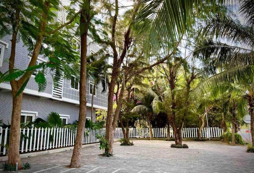 Oceanward Hotel & Resort