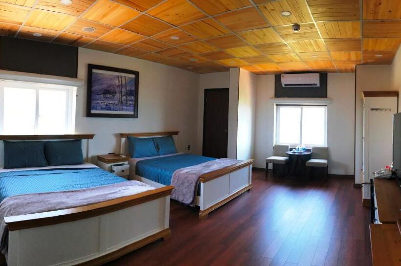 Oceanward Hotel & Resort