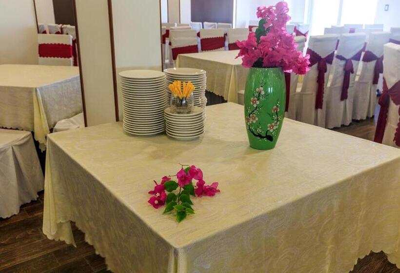 Oceanward Hotel & Resort