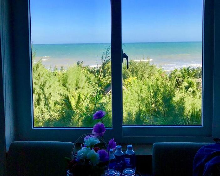 Oceanward Hotel & Resort