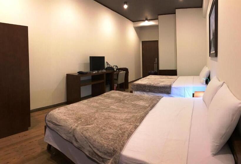 Oceanward Hotel & Resort