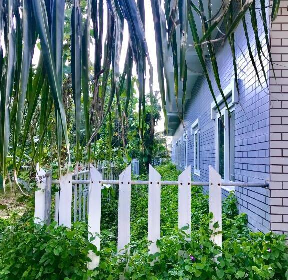 Oceanward Hotel & Resort