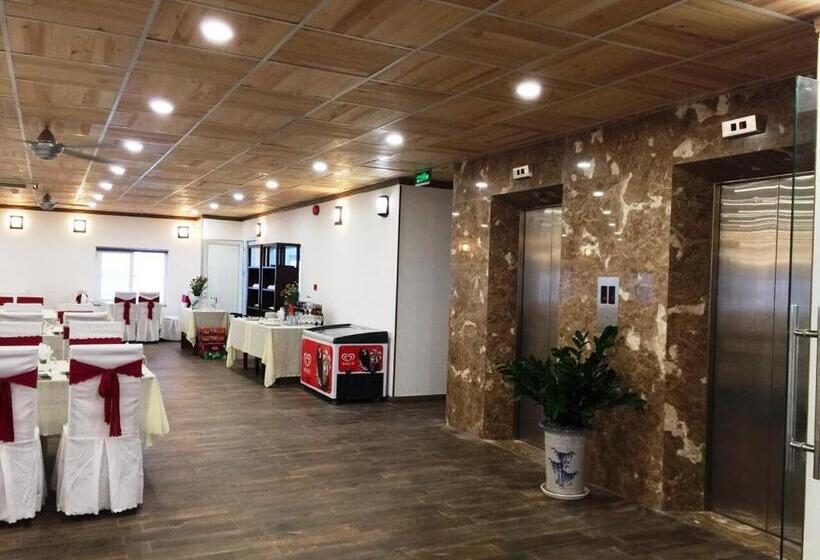 Oceanward Hotel & Resort