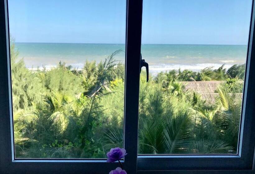 Oceanward Hotel & Resort