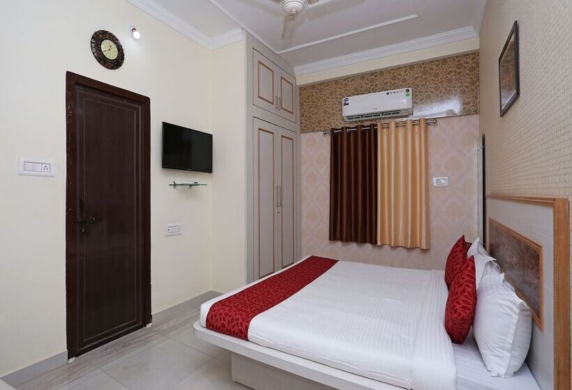 Oyo 10104 Radhika Resort