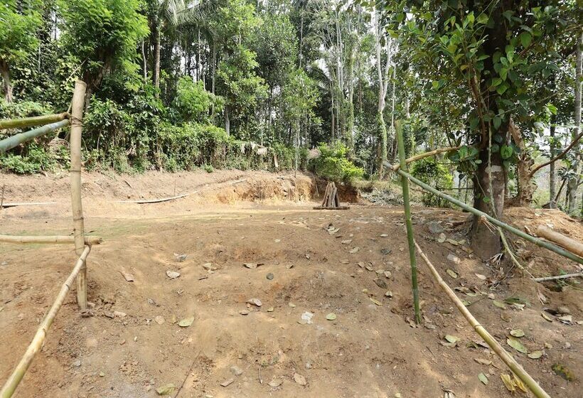 Oyo 10421 La Flora Resorts