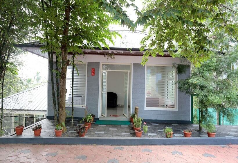 Oyo 10421 La Flora Resorts