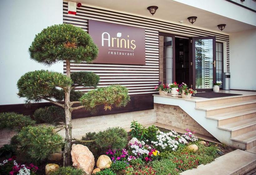 酒店 Piatra Pinului Ski & Spa