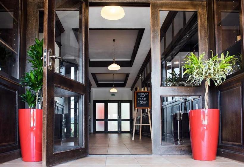 酒店 Piatra Pinului Ski & Spa